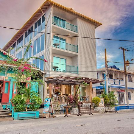 Отель Azul Bocas Town Экстерьер фото