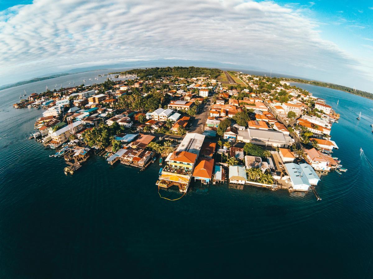 Отель Azul Bocas Town Экстерьер фото